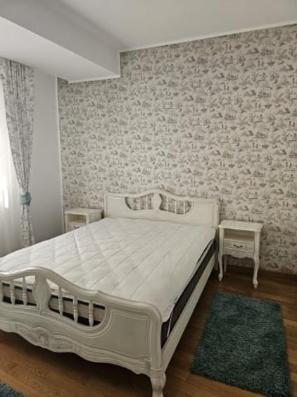 Apartament cu 4 camere decomandat în Central