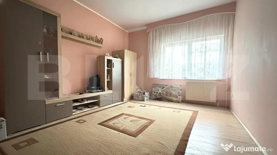Casă cu 7 camere cu Teren 500 Mp în Iosia