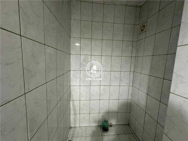 Apartament cu 4 camere decomandat în Alexandru cel Bun