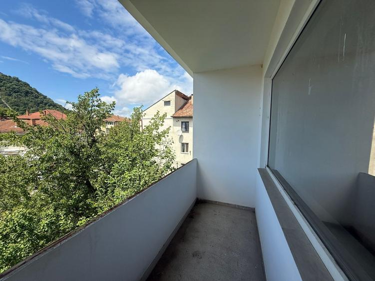 Apartament 2 camere, 77 mp, vedere spre Cetate - 2