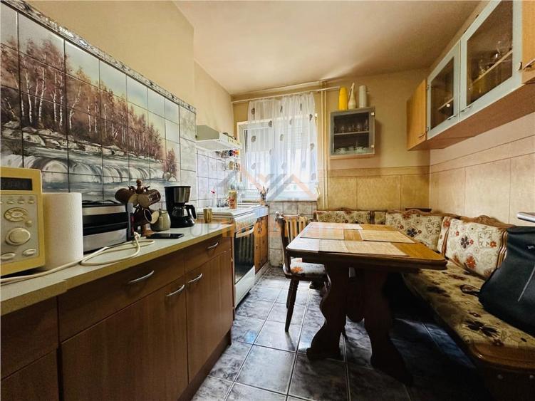 Apartament cu 3 camere semidecomandat în Calea Aradului