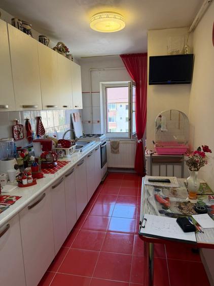 Apartament cu 2 camere decomandat în Noua