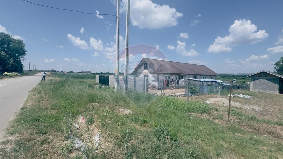 Teren Construcții intravilan de 3700 mp, în Coțofenii din Dos