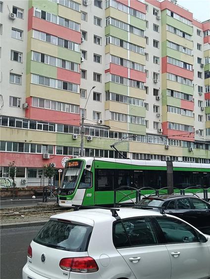 Apartament cu 3 camere decomandat în Rahova