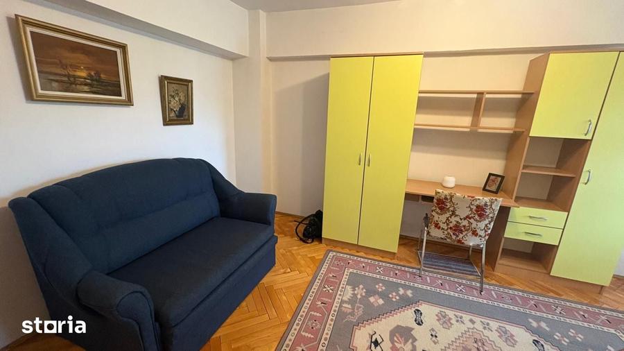 Apartament cu 2 camere decomandat în Hala Centrală