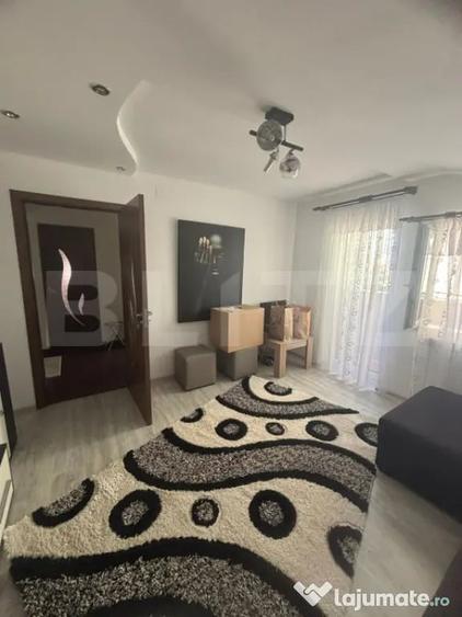 Casă cu 5 camere cu Teren 100 Mp în Central