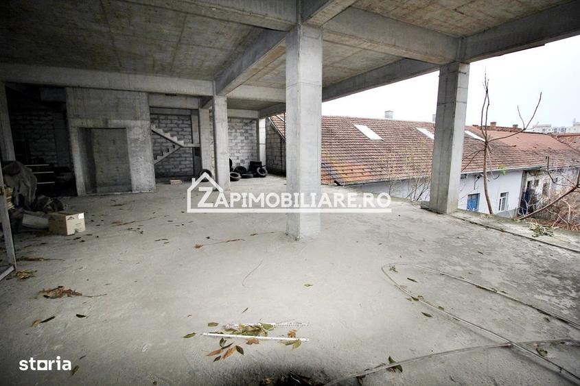 Spațiu comercial, de 2,250 mp, în Lefaia