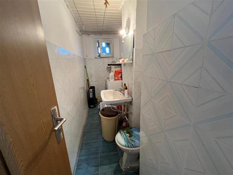Apartament cu 4 camere semidecomandat, mobilat în Nord