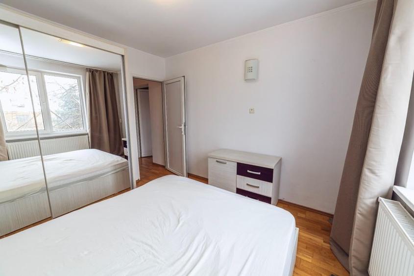 Apartament cu 3 camere semidecomandat, mobilat în Militari