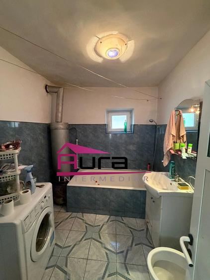 Casă cu 2 camere cu Teren 350 Mp în Piața Nouă