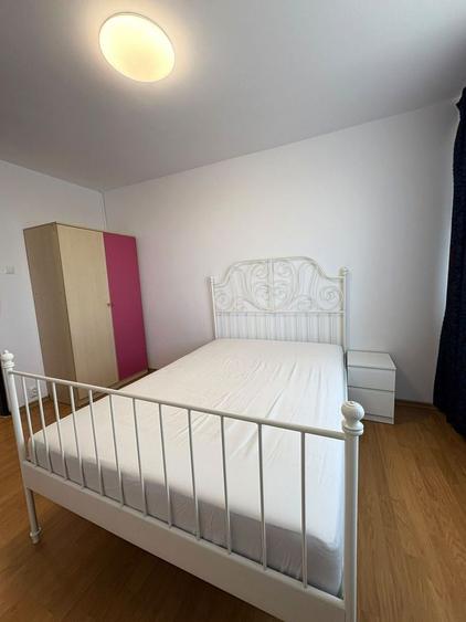 Apartament cu 3 camere în Vitan