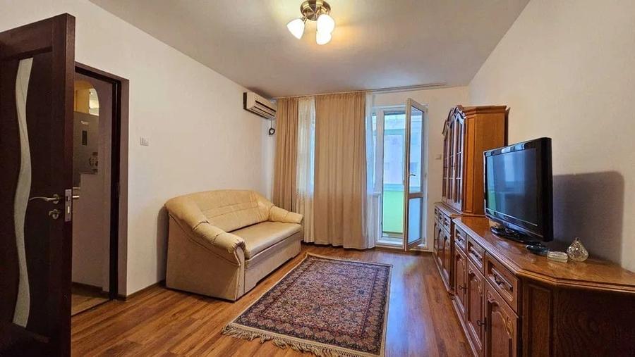 Apartament cu 2 camere semidecomandat, mobilat în Podu Roș