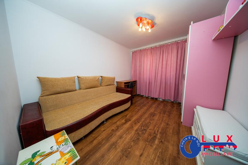 Apartament cu 3 camere decomandat, mobilat în C5
