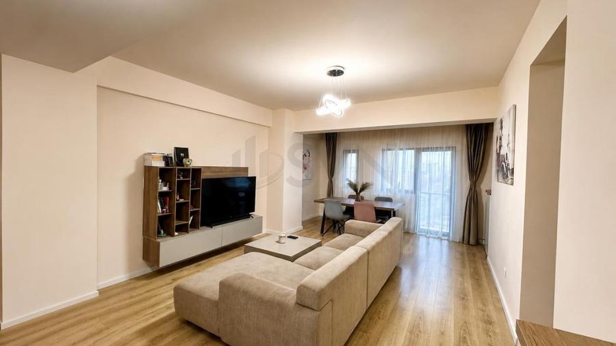 Apartament cu 3 camere semidecomandat, mobilat în Sisești