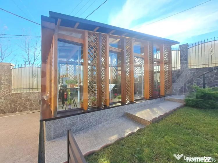 Casă cu 6 camere cu Teren 330 Mp în Central