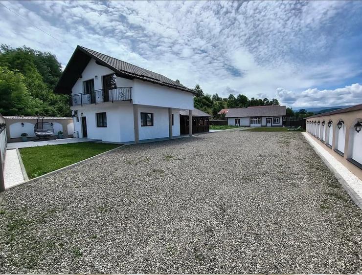 Casă cu Teren 1200 Mp în Central