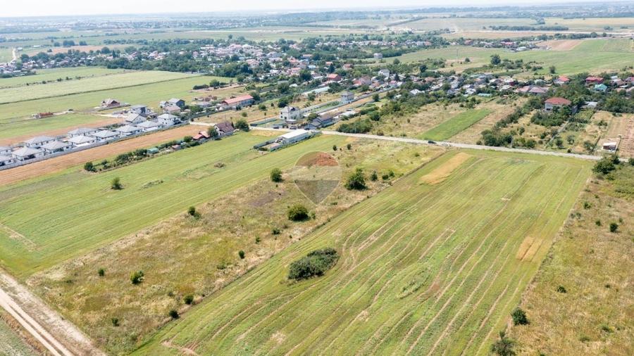 Teren Construcții intravilan de 2500 mp, în Zurbaua