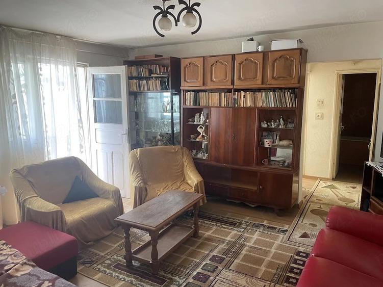 Apartament cu 2 camere semidecomandat în Exterior Vest