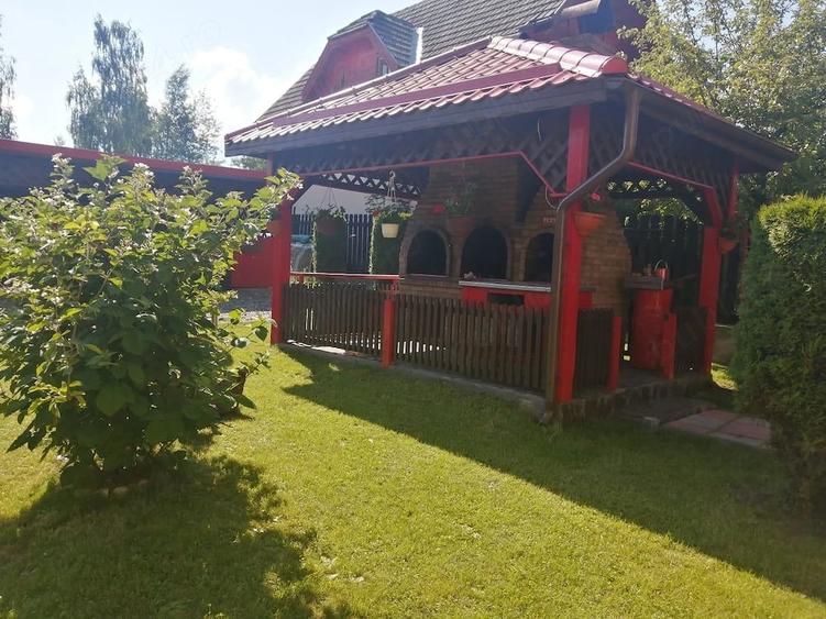Casă cu 9 camere cu Teren 1500 Mp în Moieciu