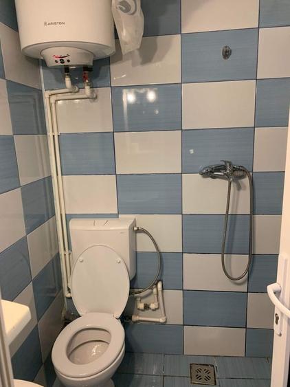 Inchiriez garsoniera zona A-uri Tiglina 8 Doar cupluri sau Femei (studenti) - 1
