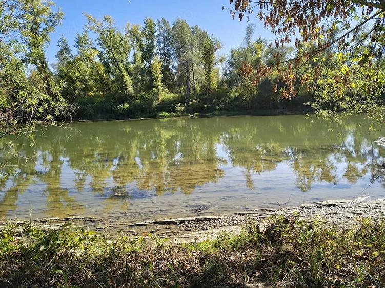 Casă cu Teren 950 Mp în Turbuța