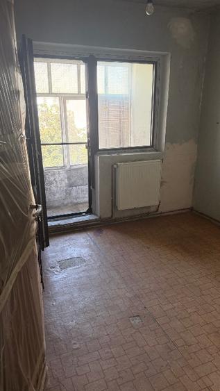 Apartament cu 4 camere decomandat în Sud-Vest