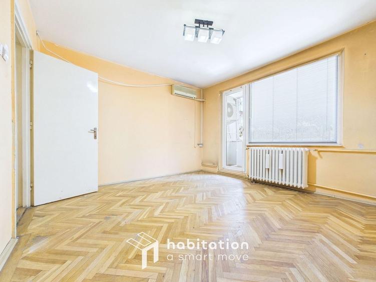 Apartament cu 4 camere semidecomandat în Central