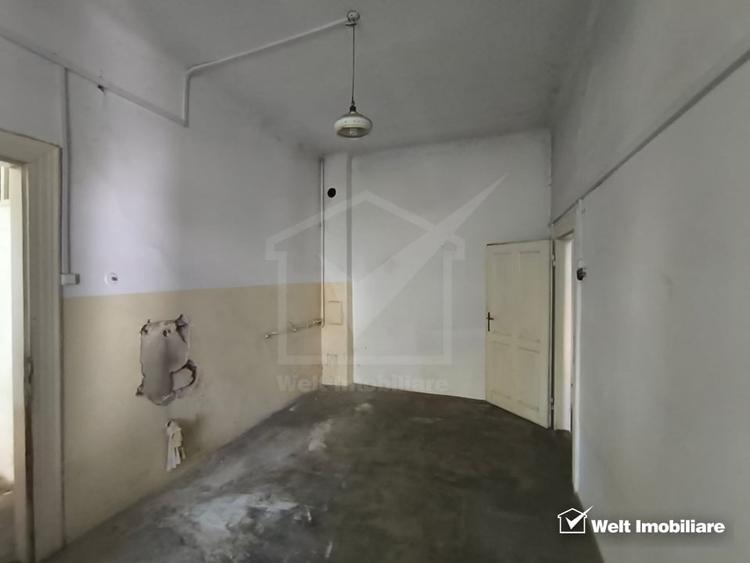 Casă cu 2 camere cu Canalizare în Central