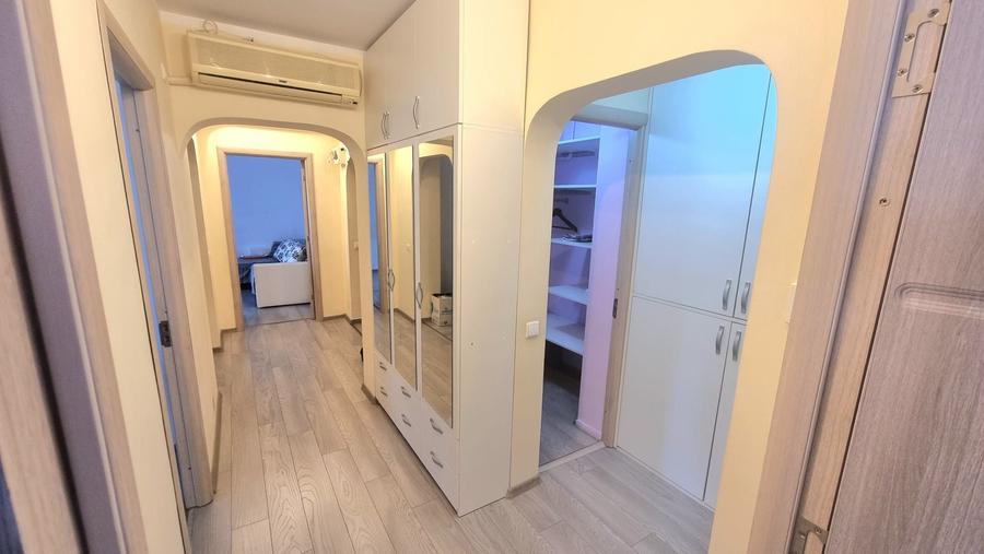 Apartament cu 3 camere decomandat în Sârbi
