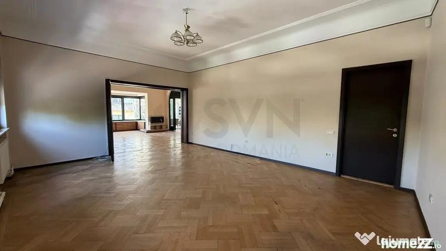 Apartament cu 5 camere decomandat în Victoriei