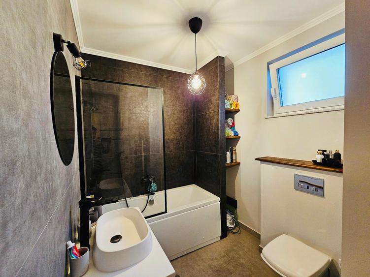 Duplex cu 4 camere cu Canalizare în Iris