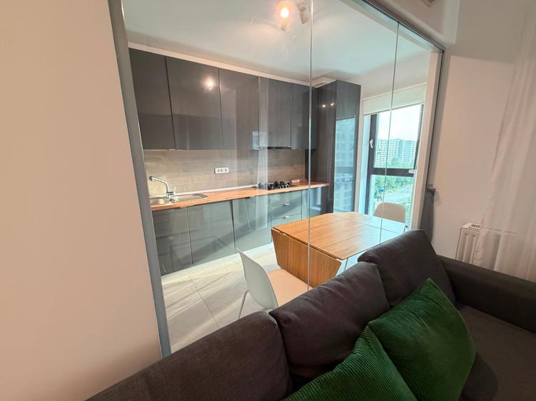 Apartament cu 4 camere decomandat în Politehnica