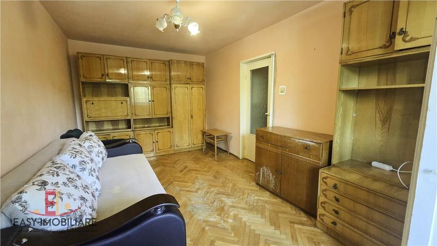 Apartament cu 2 camere decomandat în 1848