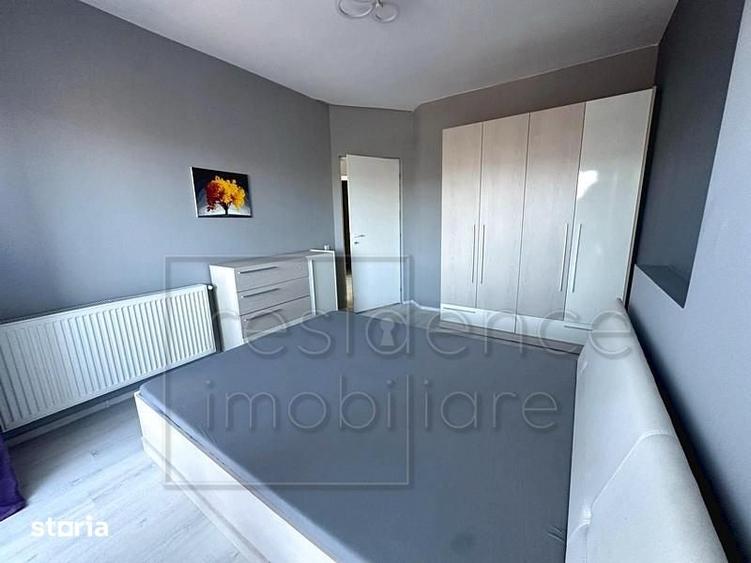 Apartament cu 3 camere semidecomandat, mobilat în Bulgaria