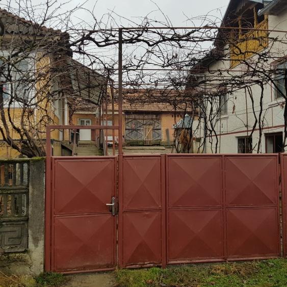 Casă individuală cu 5 camere cu Teren 2100 Mp în Șimișna