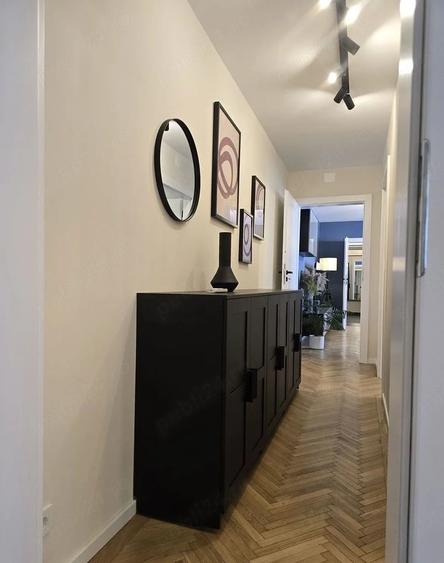 Apartament cu 3 camere semidecomandat în Circumvalațiunii