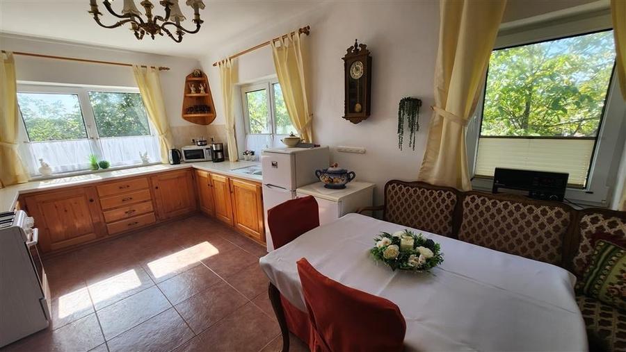 Casă individuală cu 4 camere cu Teren 3195 Mp în Poieni-Solca