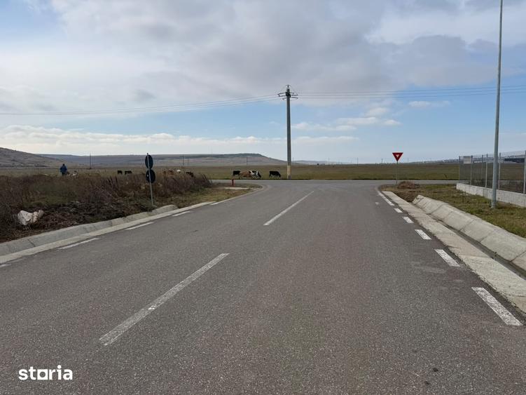 Spațiu comercial, de 600 mp, în Miroslava