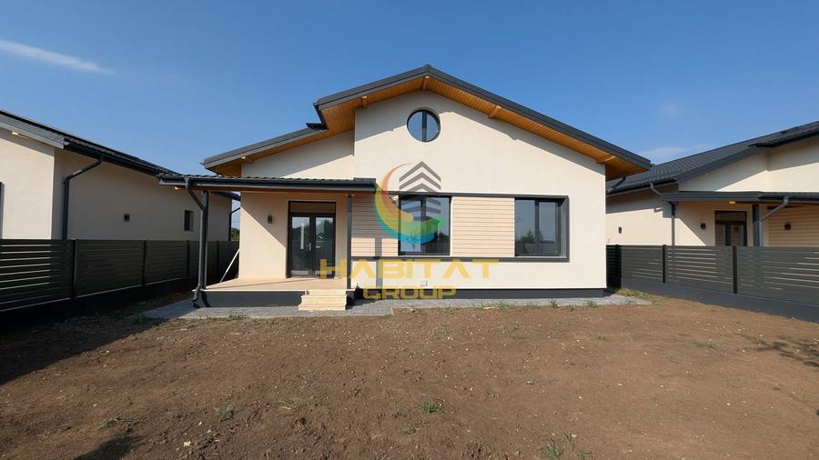 Casă individuală cu 5 camere cu Canalizare în Frumușani