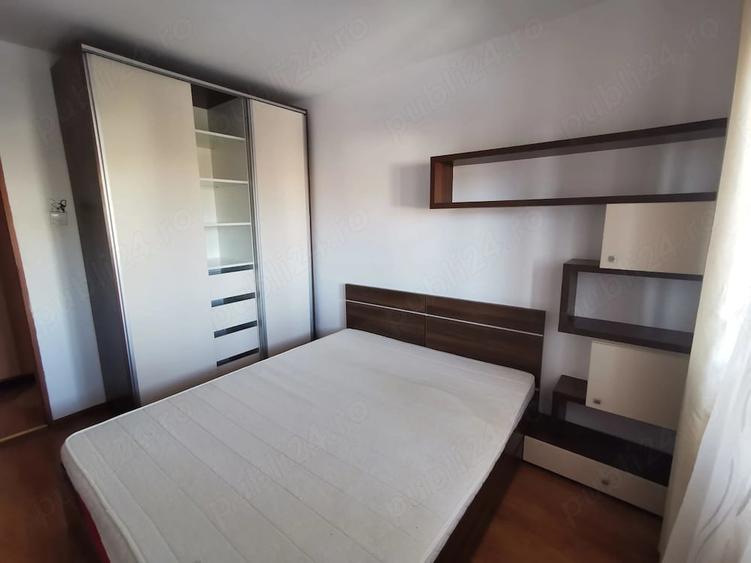 Apartament cu 3 camere decomandat în Nicolina