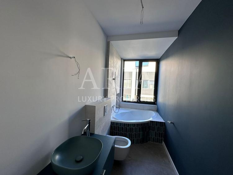 Casă individuală cu 5 camere cu Canalizare în Pipera
