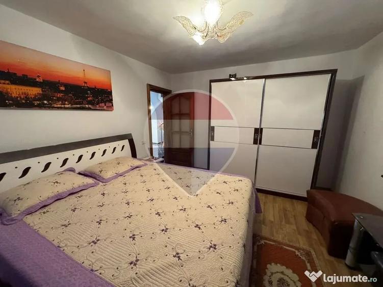 Casă cu 6 camere cu Teren 1526 Mp în Bolotești