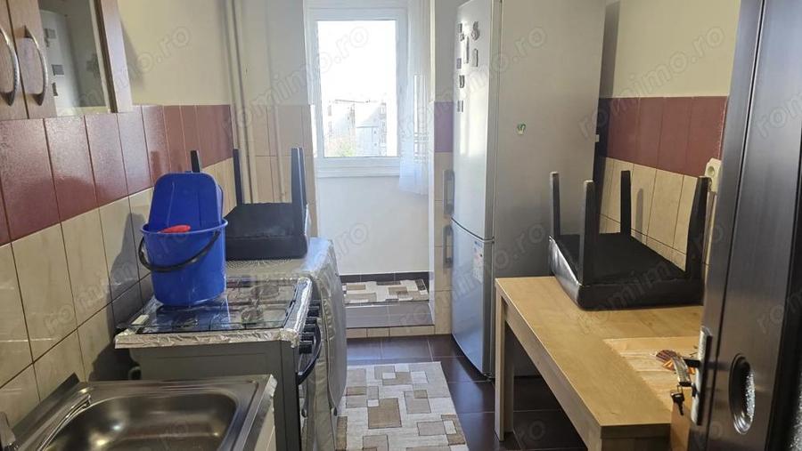 Vand sau inchiriez apartament 2 camere decomandat in Deva, zona Balcescu, etaj 3, mobilat - 2