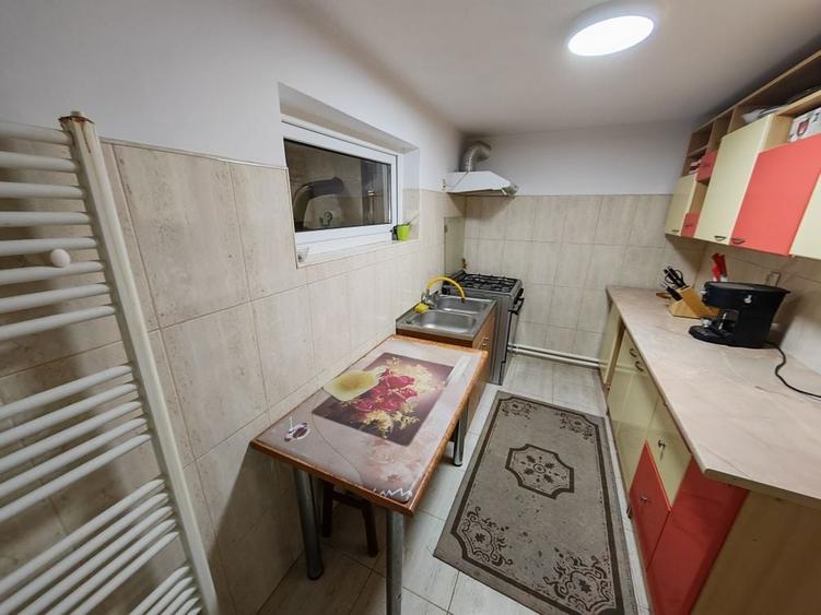 Casa spatioasa cu teren 2000 mp, aproape de oras Cuza Voda, str. Bisericii. SE POATE VINDE SI FRACTIONAT. DETALII IN DESCRIERE. - 2