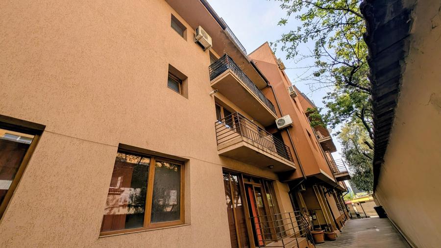 Bloc S+P+2E+M stradal,13 apt/birouri,instit.invatamant,airb&b,comerciale,clinica - 33
