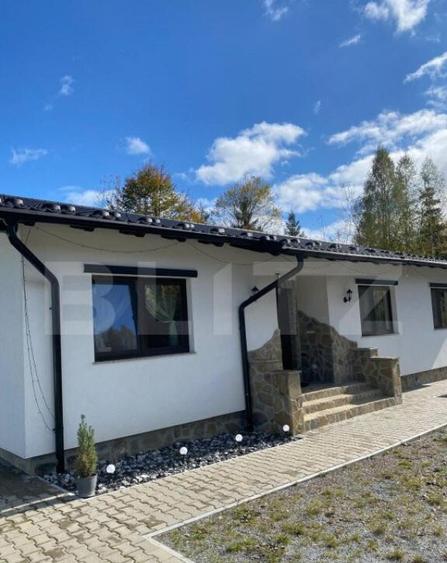 Casa de vanzare in Colibi?a, aproape de lac - 12