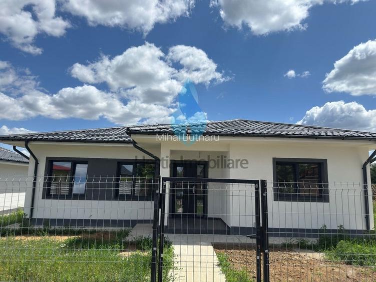 Casa parter cu 4 camere, Visan-Barnova.