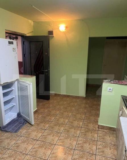 Apartament de vanzare cu 3 camere, 63mp, decomandat - zona - 7