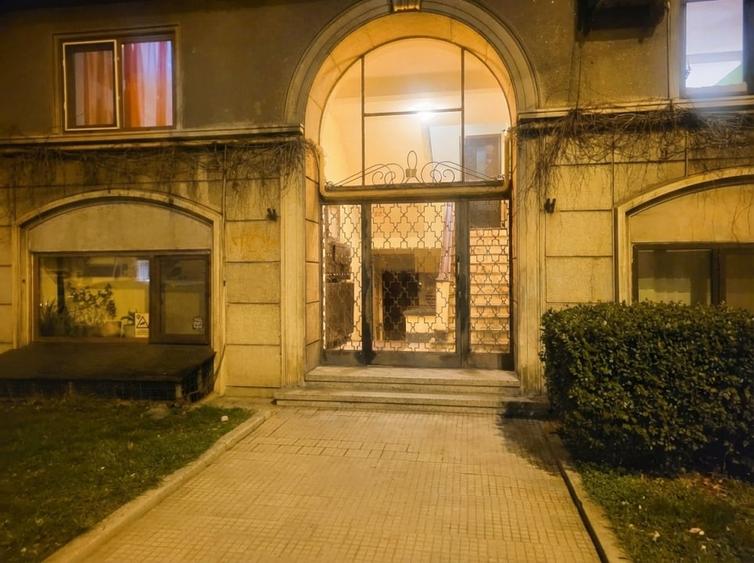 Vând apartament boem, într-un bloc ca un refren - 22