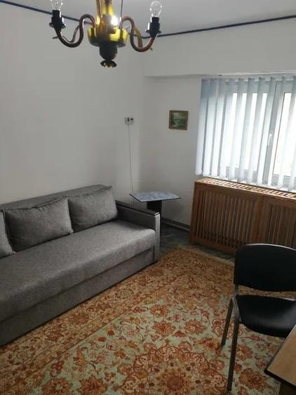 Apartament cu 2 camere, decomandat, zona Podu de Fier - 1